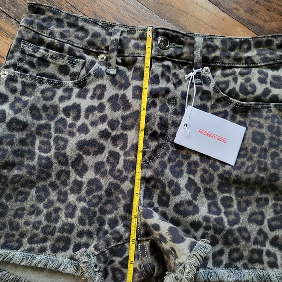 Good American High Rise Shorts size 2/26 - Picture 9 of 10